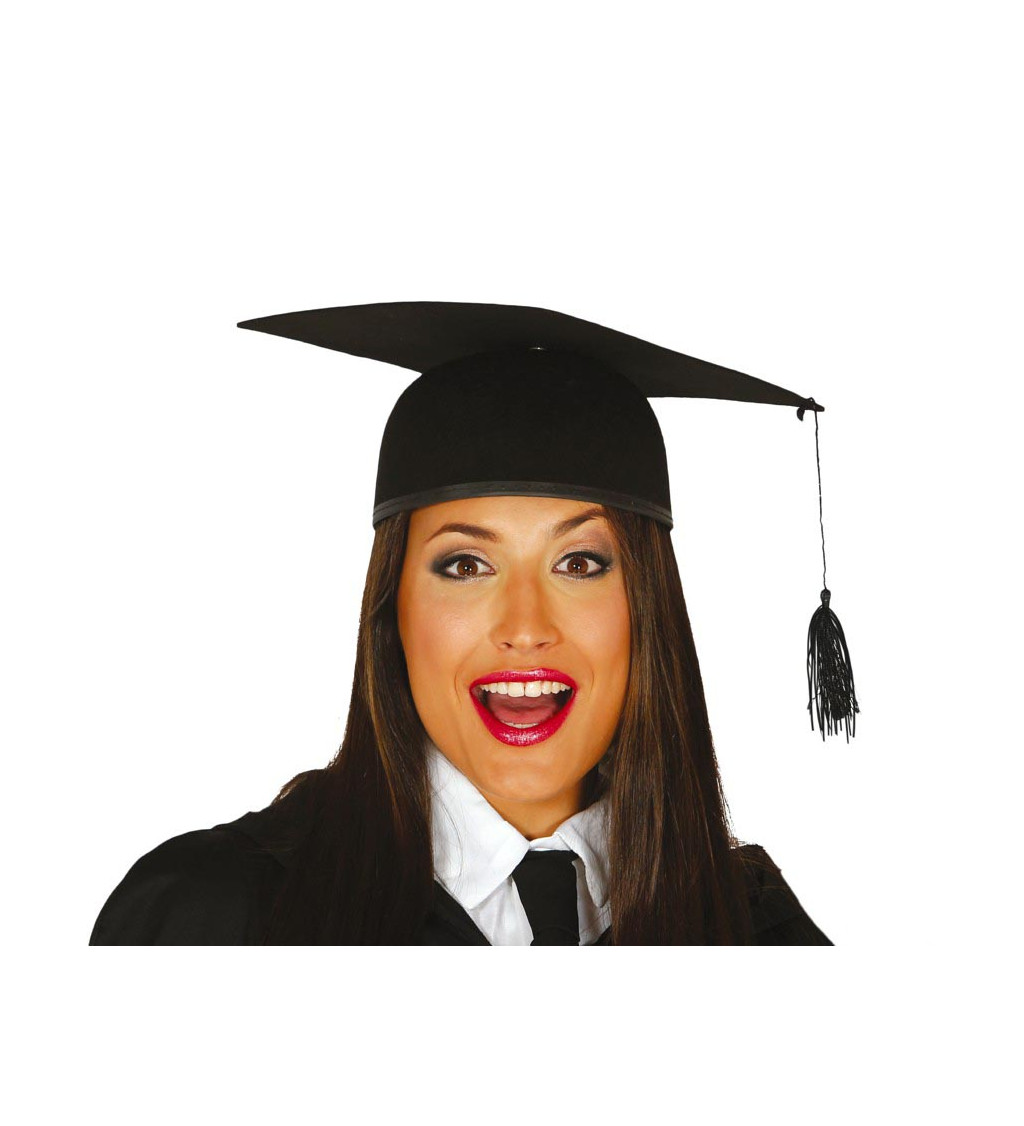 Černý studentský klobouk