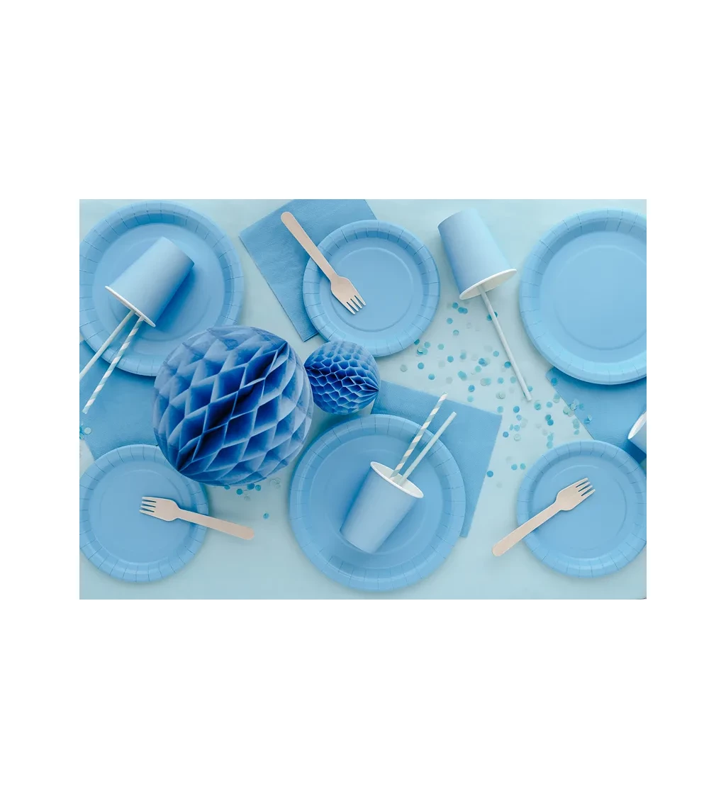 Světle modré párty talířky