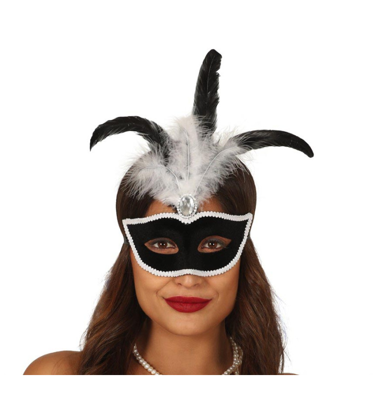 Černá škraboška s bílým peřím