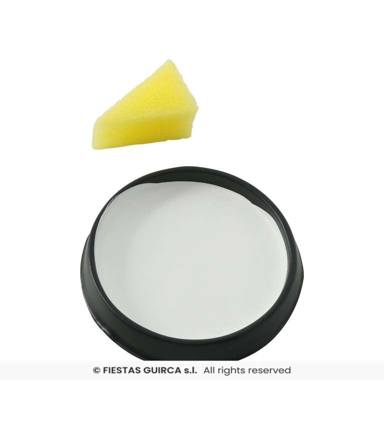 Bílý líčicí make-up s houbičkou